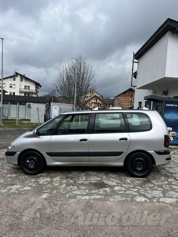 Renault - Espace - 2.2 95kw