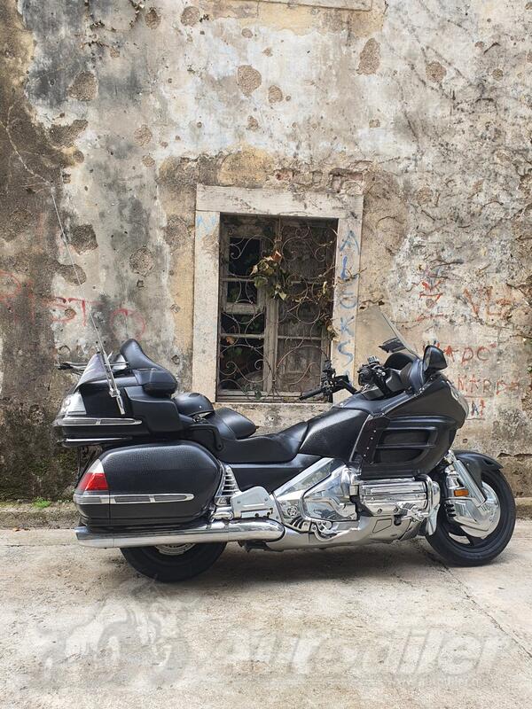Honda - goldwing