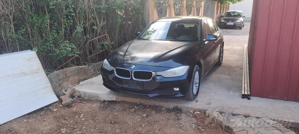 U djelovima BMW - 320 12