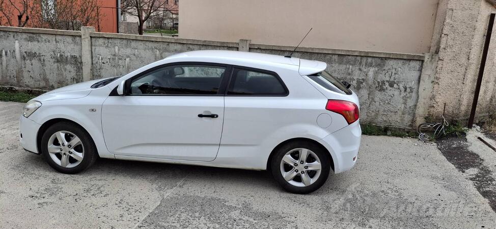 Kia - Pro_ceed - 1.4 GAS LX CITY