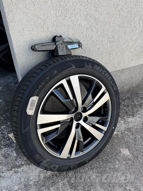 Fabričke felne i Peugeot 3008 2008 gume