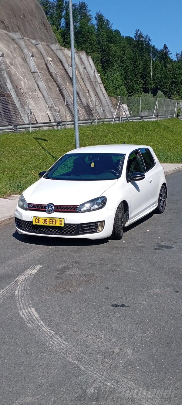 Volkswagen - Golf 6 - 2,0 R line