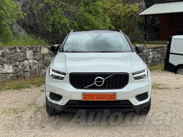 Volvo - XC 40 - R-Design
