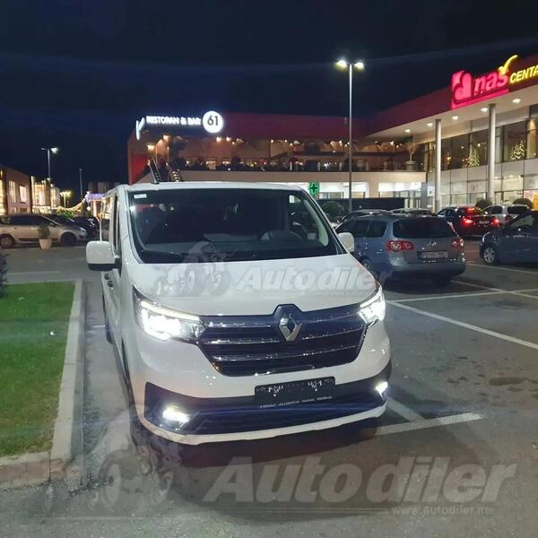 Renault - Trafic Grand Passenger Intens