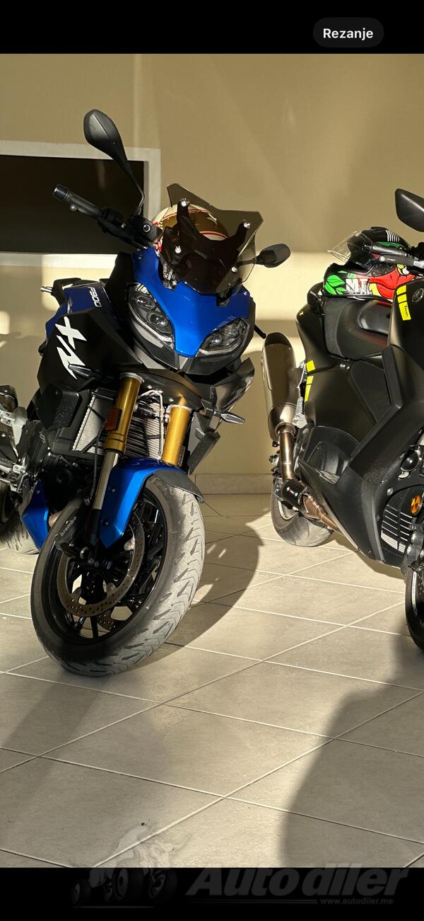 BMW - F900XR