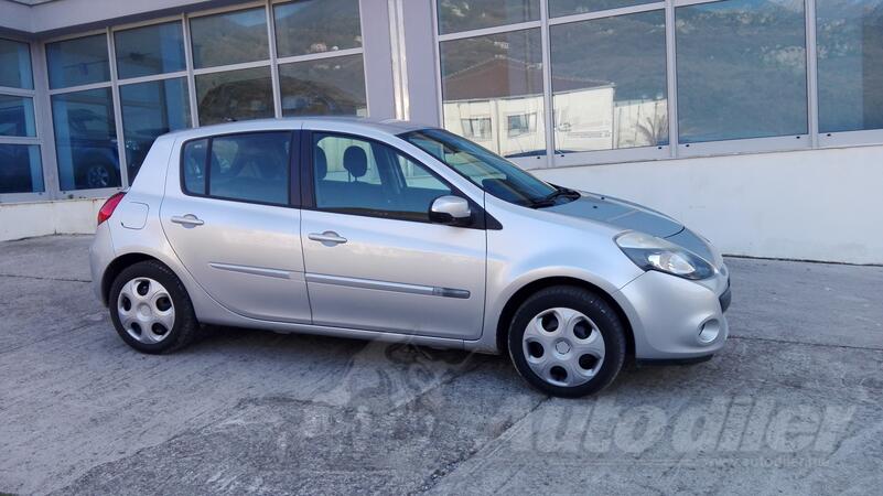 Renault - Clio - III