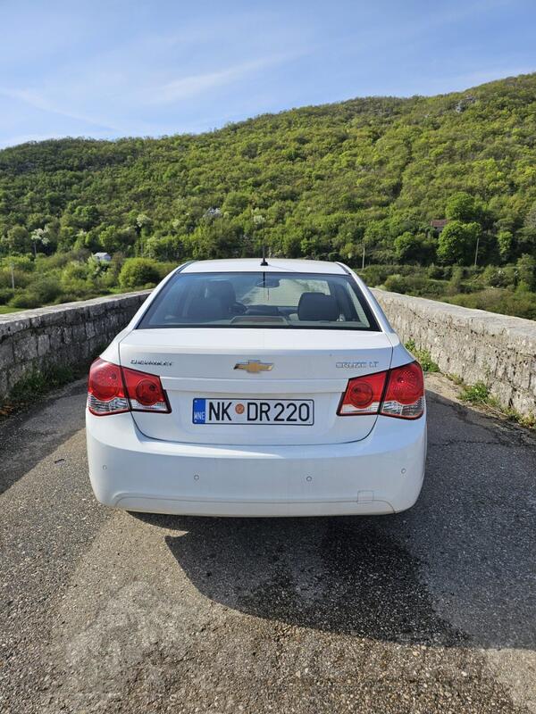 Chevrolet - Cruze - 2.0