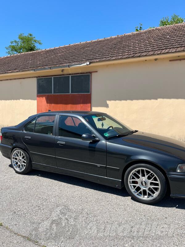 BMW - 325 - E36