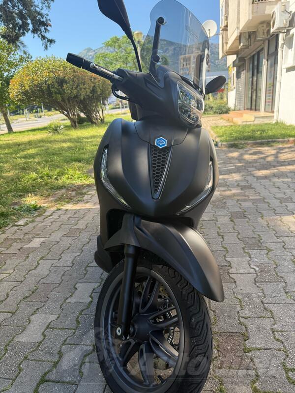 Piaggio - Beverly 300 s