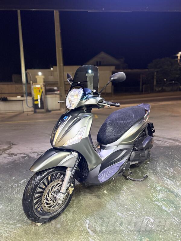 Piaggio - Beverly 300s