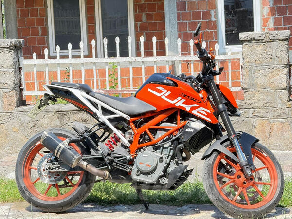 KTM - Duke 390