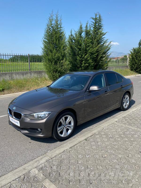BMW - 318 - F30