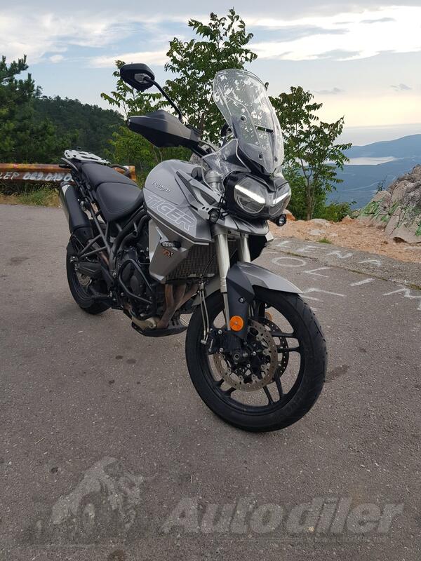 Triumph - Tiger 800 XRT