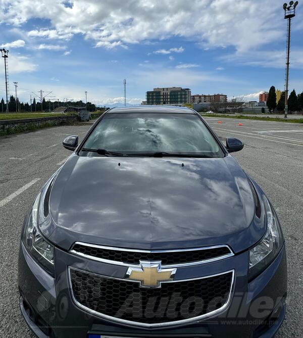 Chevrolet - Cruze