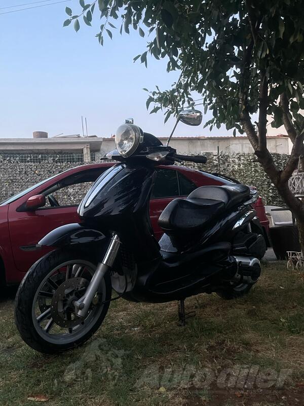 Piaggio - Beverly 500