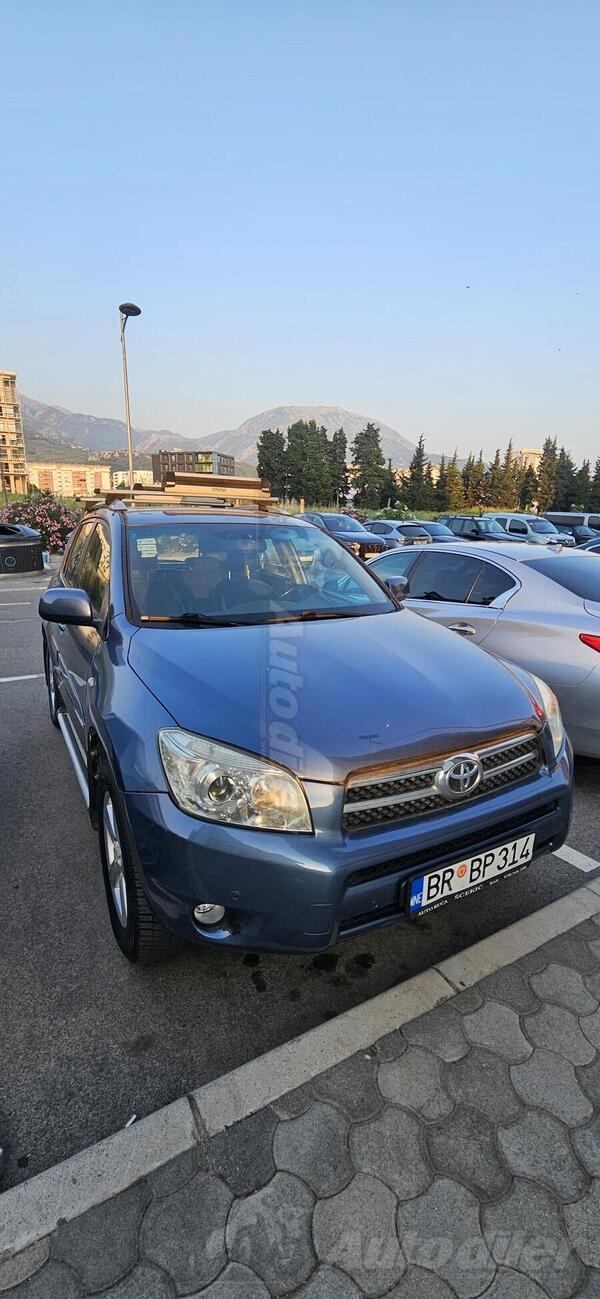 Toyota - RAV 4 - 2.0