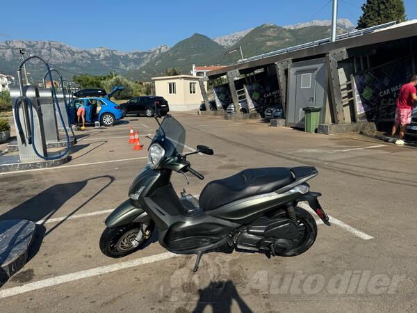 Piaggio - Beverly 300s