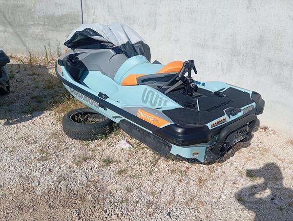 Sea-Doo - wake pro 230