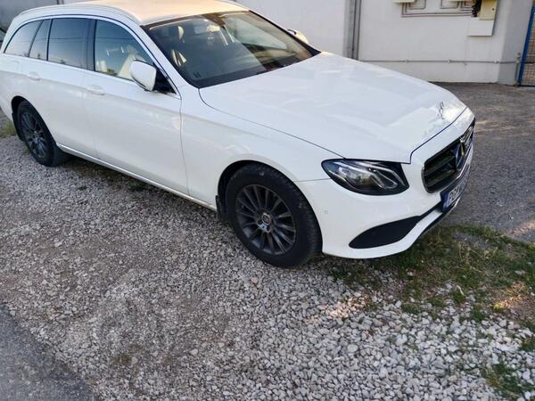Mercedes Benz - E 220 - 2.2 DIZEL