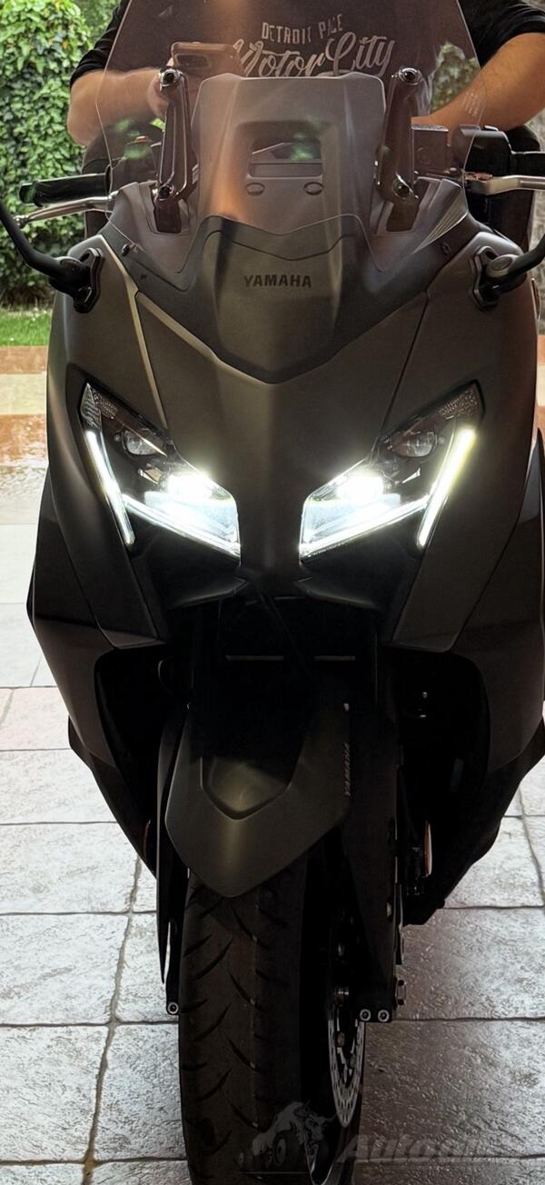 Yamaha - TMAX 560