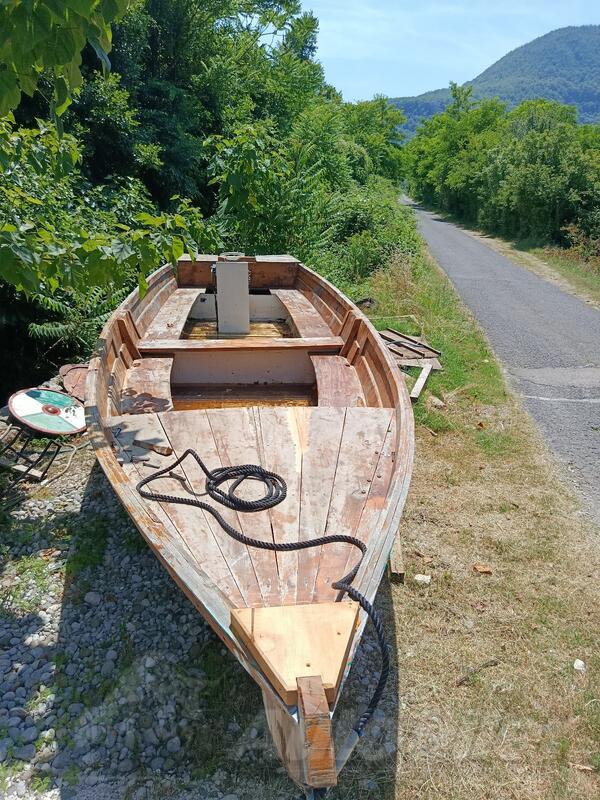 Ostalo - drveni čamac