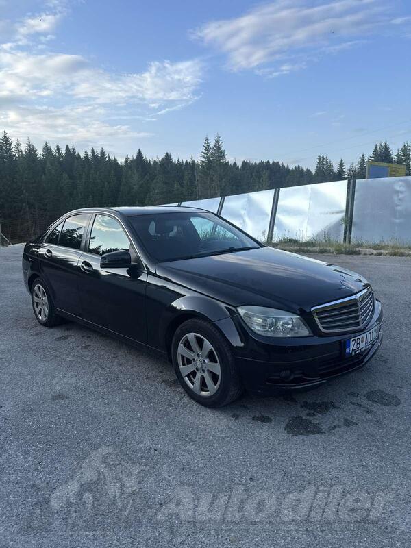 Mercedes Benz - 220 - 2.0