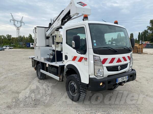 Renault - Maxity 150 dxi 4x4