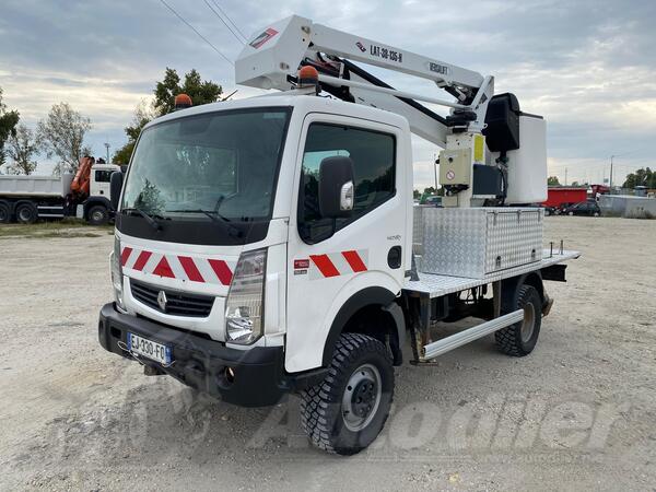 Renault - Maxity 150 dxi 4x4