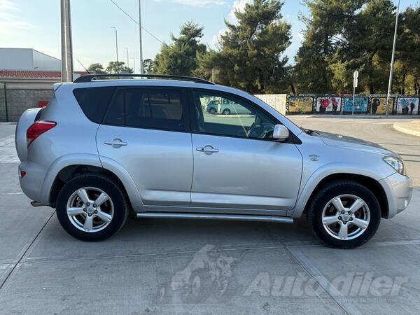 Toyota - RAV 4 - 2.2