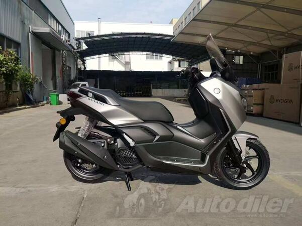 AGM - Urban Max-X 125cc 12kw ABS TCS Vodeno Hladjen