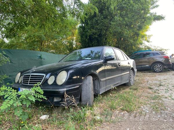 Daimler - Ostalo - E 270 CDI