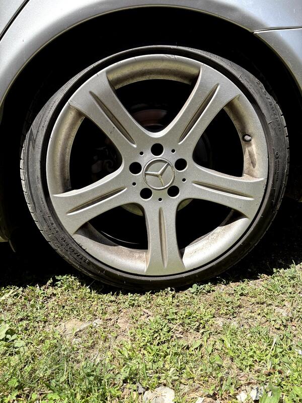 Fabričke felne i E 220 gume