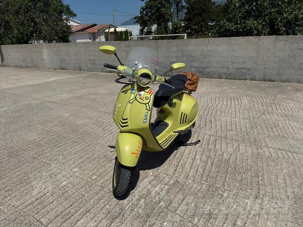 Piaggio -  VESPA 946