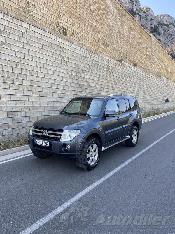 Mitsubishi - Pajero