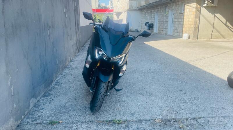 Yamaha - T Max DX