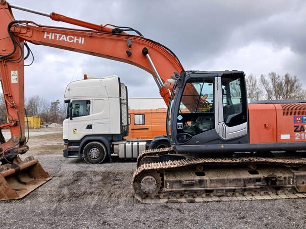 Hitachi - 210