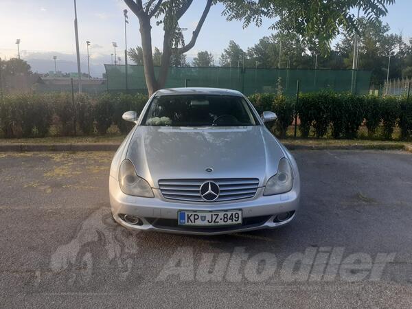 Mercedes Benz - 320 - 3.2 cdi