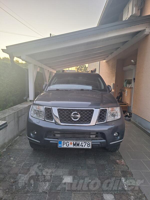 Nissan - Pathfinder