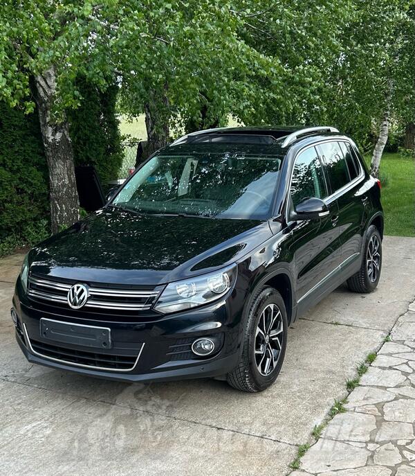 Volkswagen - Tiguan - 4x4 DSG