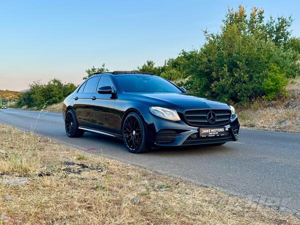 Mercedes Benz - E 220 - AMG VIRTUAL COCKPIT
