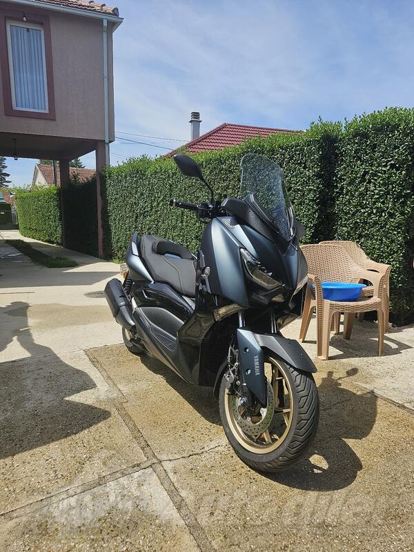 Yamaha - xmax