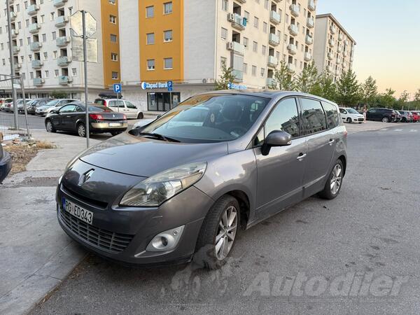 Renault - Scenic - 2.0 DCI
