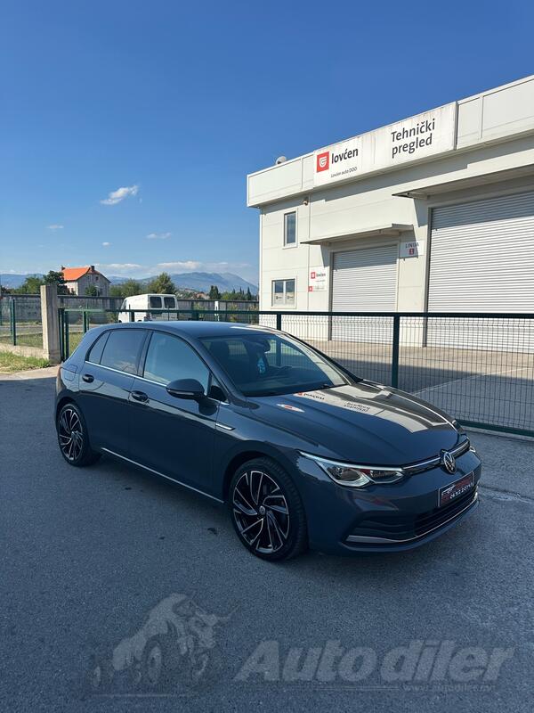 Volkswagen - Golf 8 - 1.5 E TSI