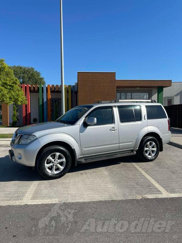 Nissan - Pathfinder - 2.5 DCI