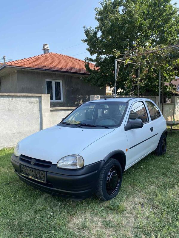 Opel - Corsa - 1.7 Hitno