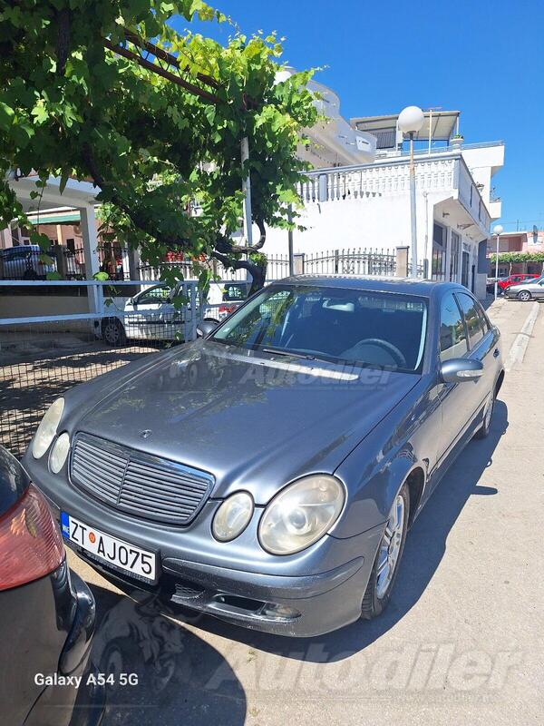 Mercedes Benz - 220 - e220
