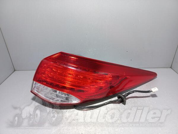 Desno stop svjetlo za Hyundai - i40    - 2011-2015