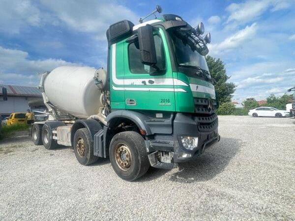 Mercedes Benz -  Arocs 3246