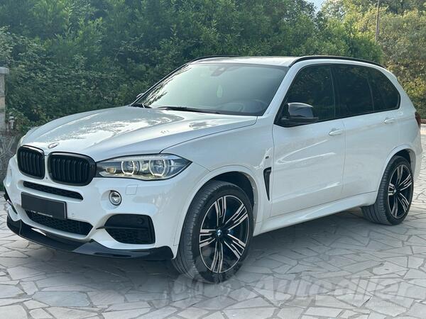 BMW - X5 M50 - 3.0