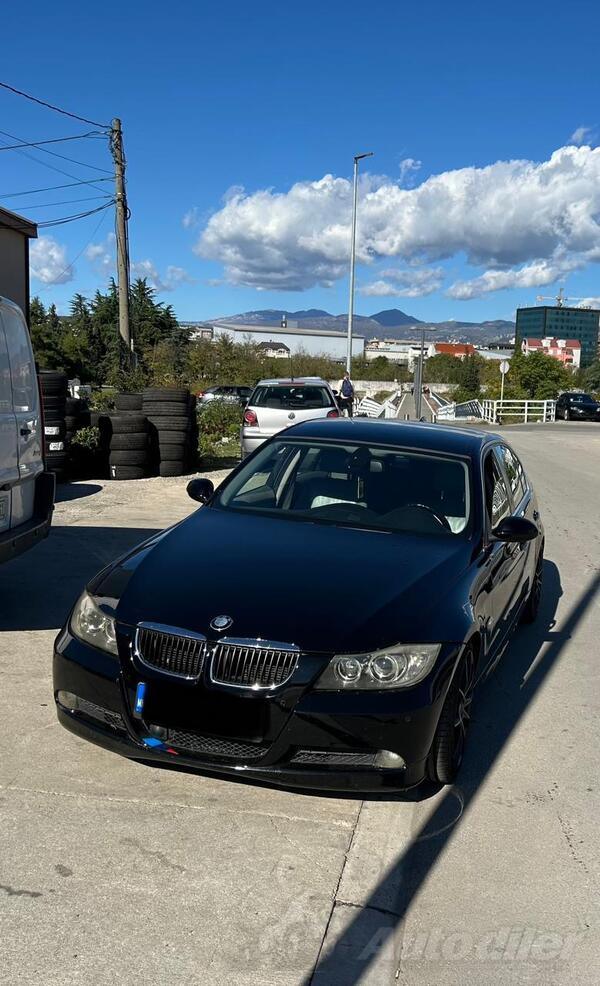 BMW - 330 - i 260KS  automatik